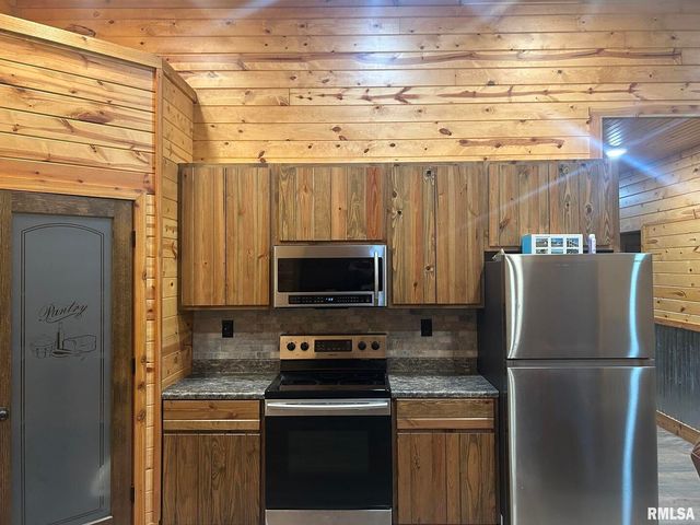 40 Presley Loop, Golconda, IL 62938