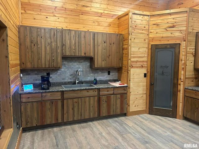 40 Presley Loop, Golconda, IL 62938