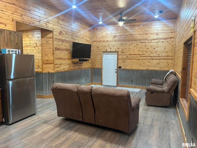 40 Presley Loop, Golconda, IL 62938