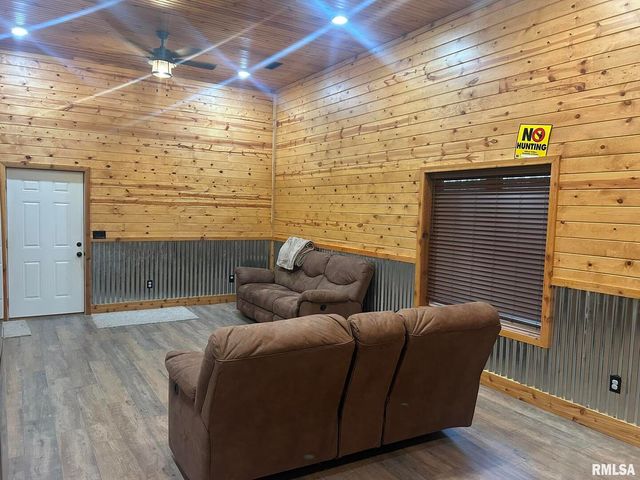 40 Presley Loop, Golconda, IL 62938