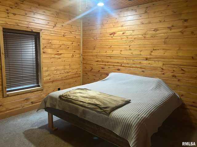 40 Presley Loop, Golconda, IL 62938