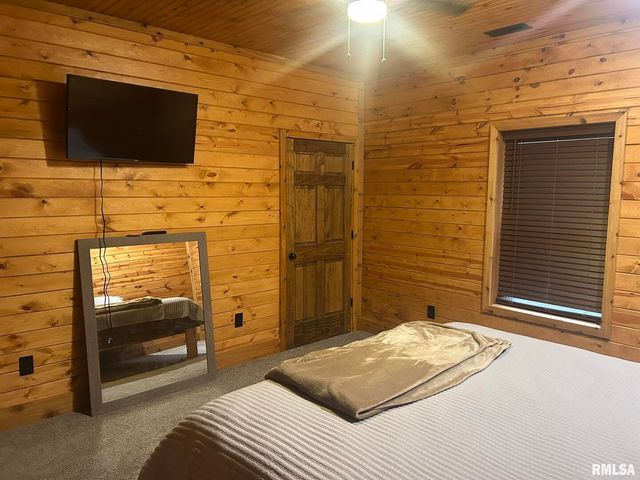 40 Presley Loop, Golconda, IL 62938