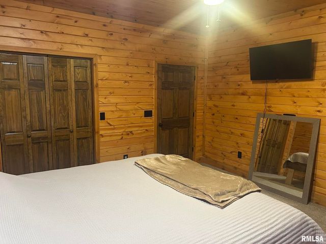 40 Presley Loop, Golconda, IL 62938