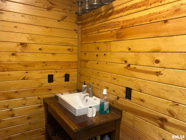 40 Presley Loop, Golconda, IL 62938