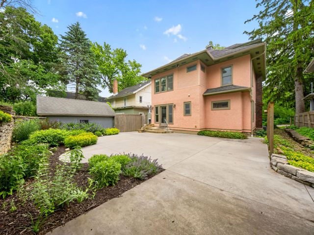 811 6th Street SW, Rochester, MN 55902