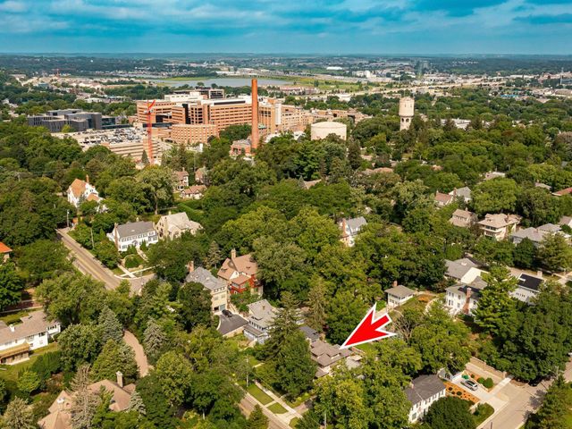 811 6th Street SW, Rochester, MN 55902