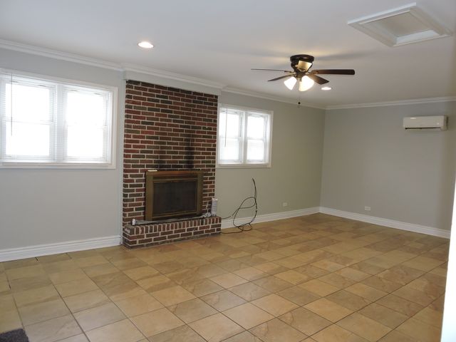 15328 Parkside Drive, Markham, IL 60428