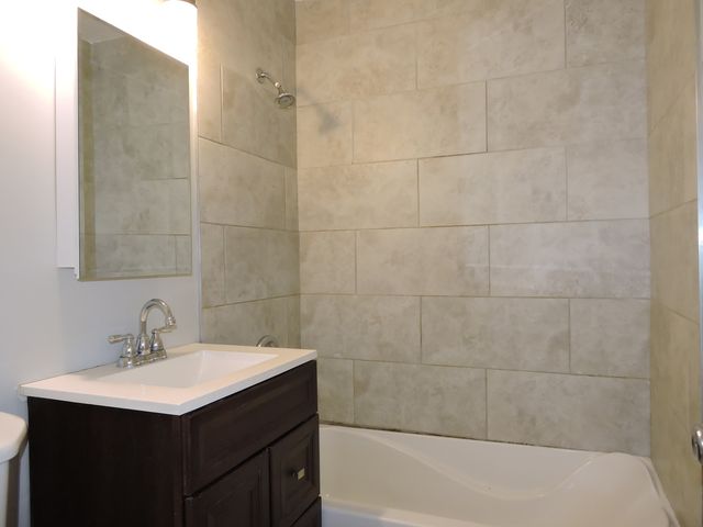 15328 Parkside Drive, Markham, IL 60428