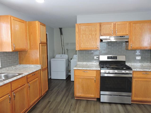 15328 Parkside Drive, Markham, IL 60428