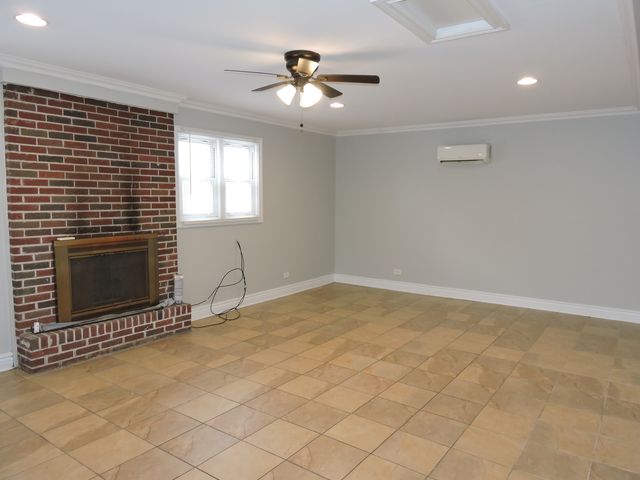 15328 Parkside Drive, Markham, IL 60428