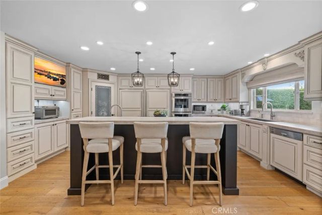 1511 Santiago Drive, Newport Beach, CA 92660