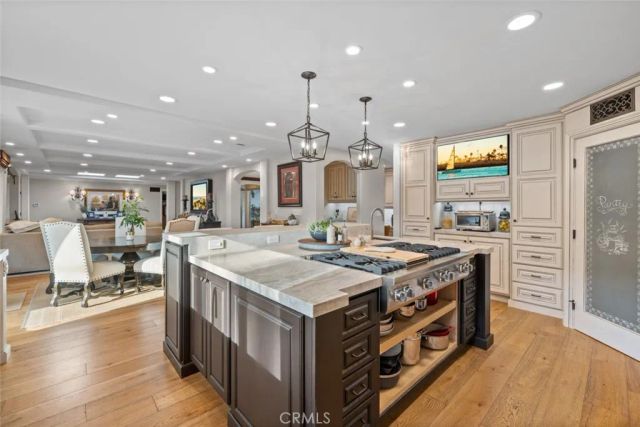 1511 Santiago Drive, Newport Beach, CA 92660