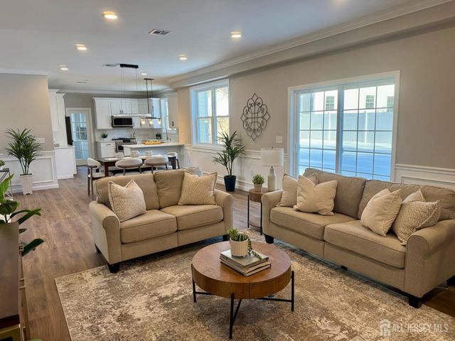 7 Vale Street, Edison, NJ 08817