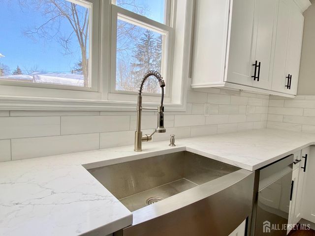 7 Vale Street, Edison, NJ 08817