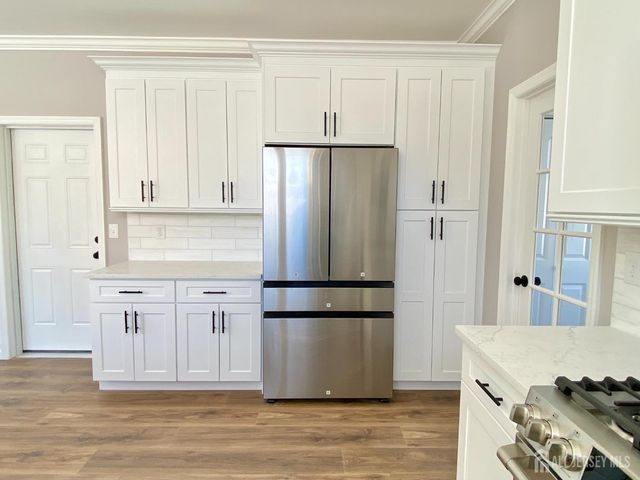 7 Vale Street, Edison, NJ 08817