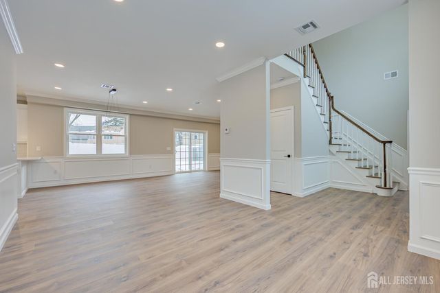 7 Vale Street, Edison, NJ 08817