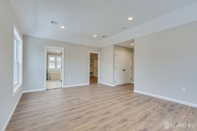 7 Vale Street, Edison, NJ 08817