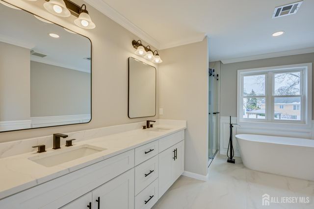 7 Vale Street, Edison, NJ 08817