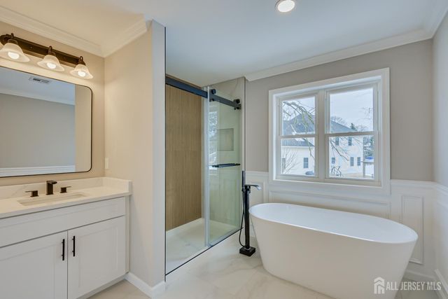 7 Vale Street, Edison, NJ 08817