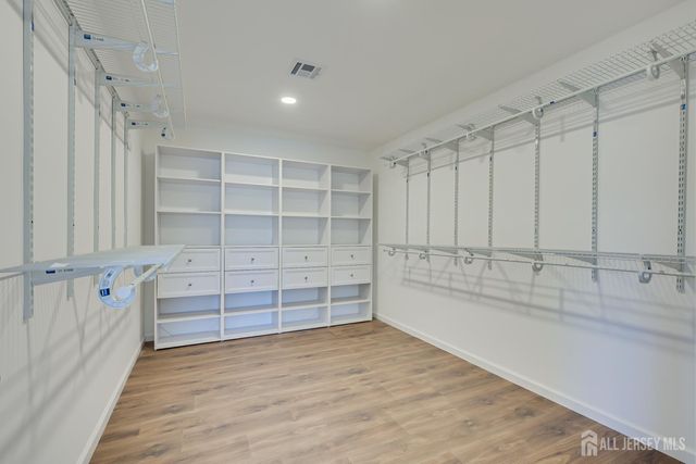 7 Vale Street, Edison, NJ 08817