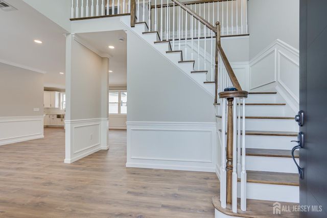 7 Vale Street, Edison, NJ 08817