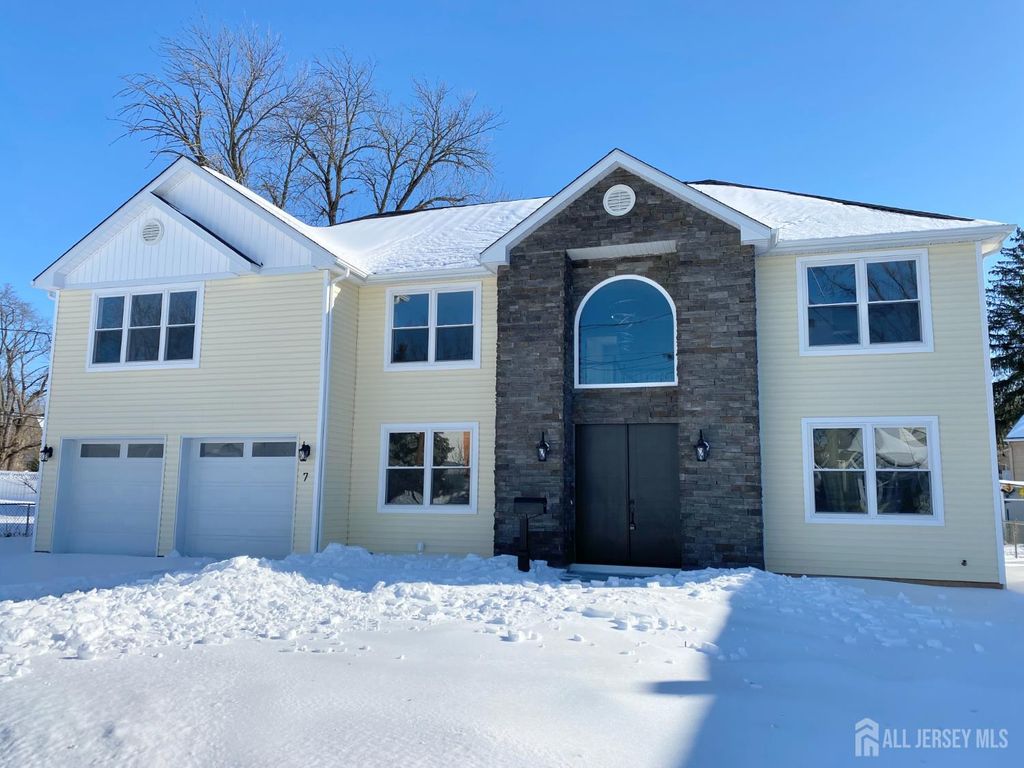 7 Vale Street, Edison, NJ 08817