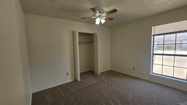 550 E Windsor Avenue, Denton, TX 76209