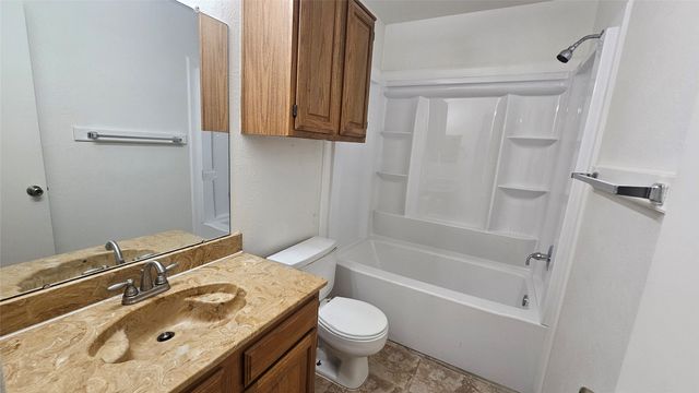 550 E Windsor Avenue, Denton, TX 76209