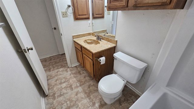 550 E Windsor Avenue, Denton, TX 76209