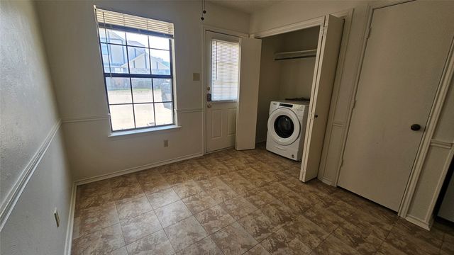 550 E Windsor Avenue, Denton, TX 76209
