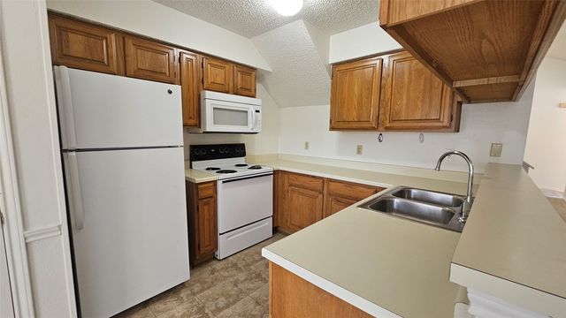 550 E Windsor Avenue, Denton, TX 76209