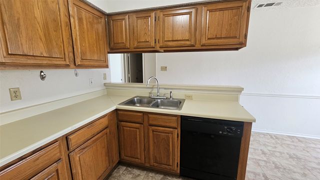 550 E Windsor Avenue, Denton, TX 76209