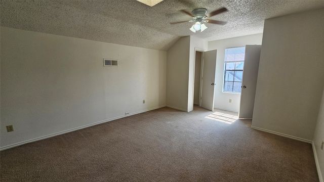 550 E Windsor Avenue, Denton, TX 76209