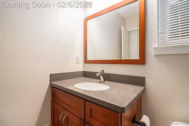 24516 Simmons Drive, Novi, MI 48374