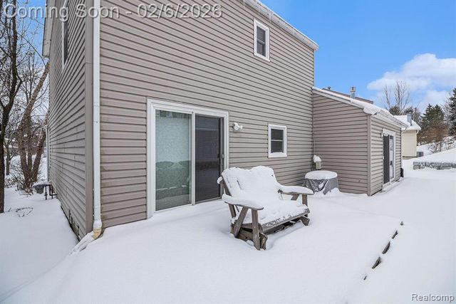 24516 Simmons Drive, Novi, MI 48374