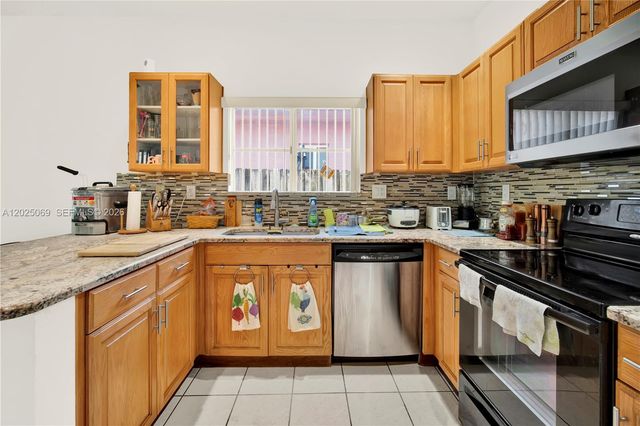 4149 NE 30th St, Homestead, FL 33033