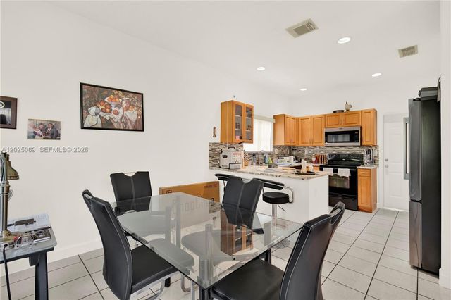 4149 NE 30th St, Homestead, FL 33033
