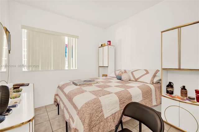 4149 NE 30th St, Homestead, FL 33033