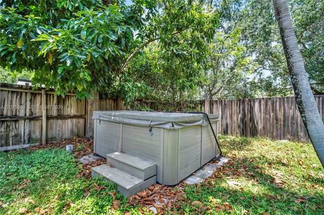 4149 NE 30th St, Homestead, FL 33033