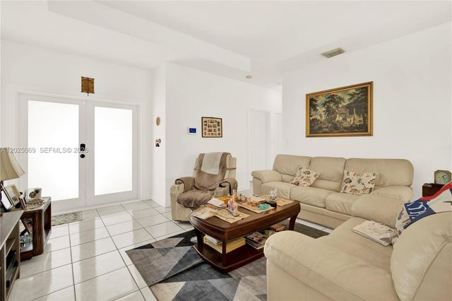 4149 NE 30th St, Homestead, FL 33033