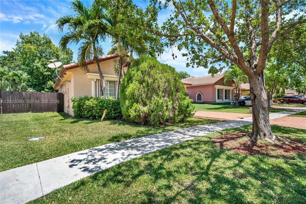 4149 NE 30th St, Homestead, FL 33033