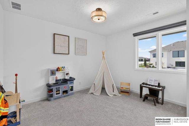 4514 S 219th Street, Elkhorn, NE 68022