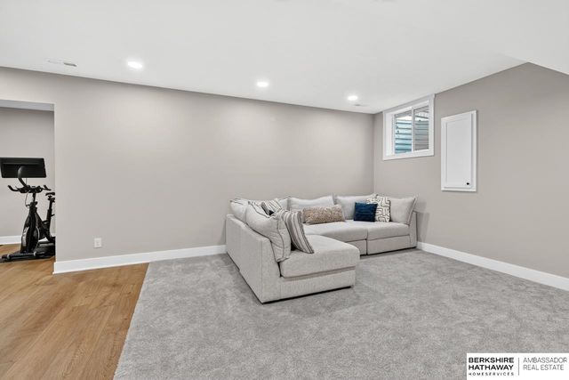 4514 S 219th Street, Elkhorn, NE 68022