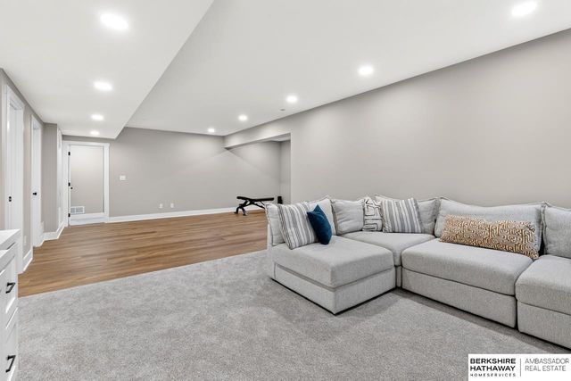 4514 S 219th Street, Elkhorn, NE 68022