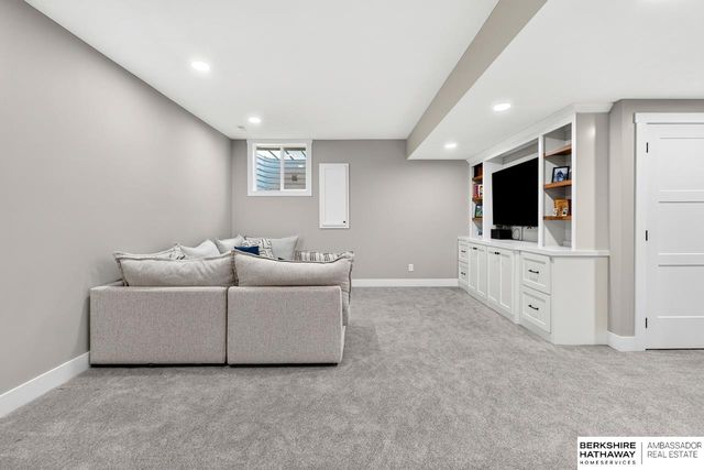 4514 S 219th Street, Elkhorn, NE 68022