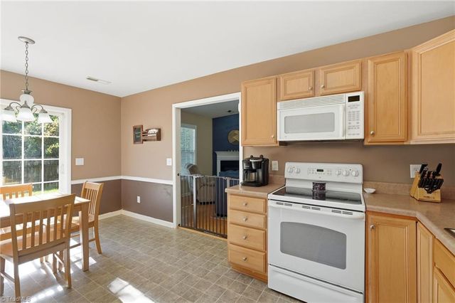 1877 Oakhurst Park Lane, Kernersville, NC 27284