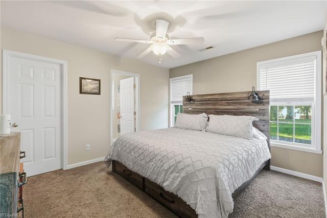 1877 Oakhurst Park Lane, Kernersville, NC 27284