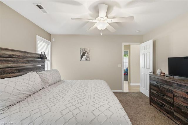 1877 Oakhurst Park Lane, Kernersville, NC 27284