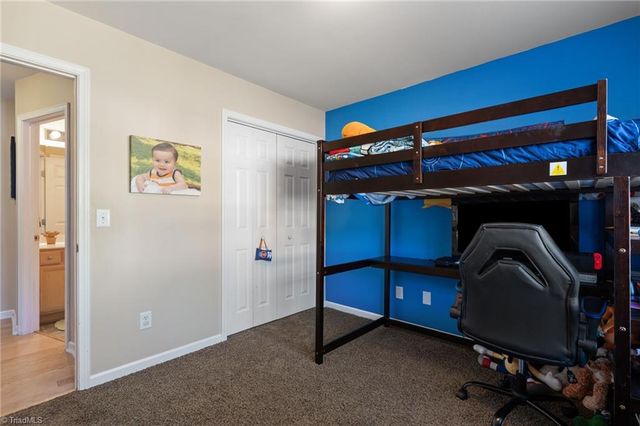 1877 Oakhurst Park Lane, Kernersville, NC 27284