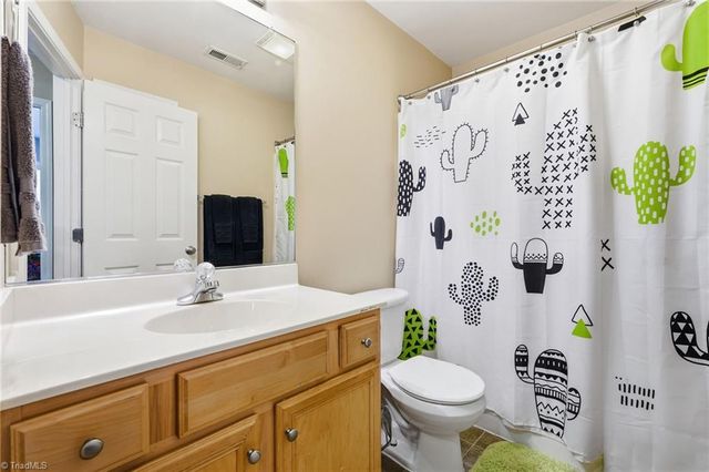 1877 Oakhurst Park Lane, Kernersville, NC 27284